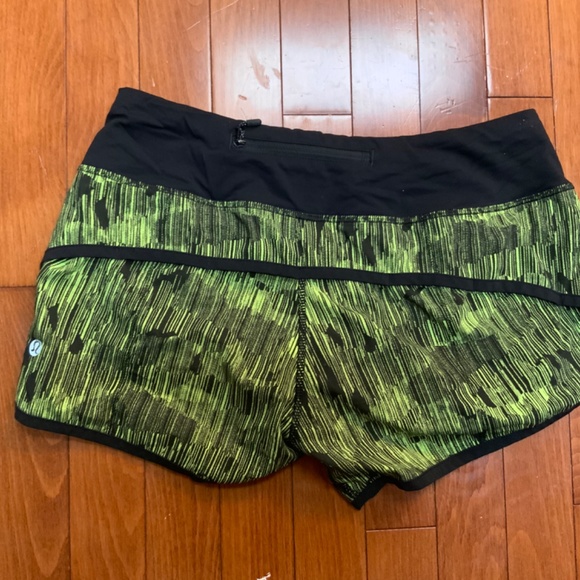 Lululemon size 4 short lot - Picture 5 of 7